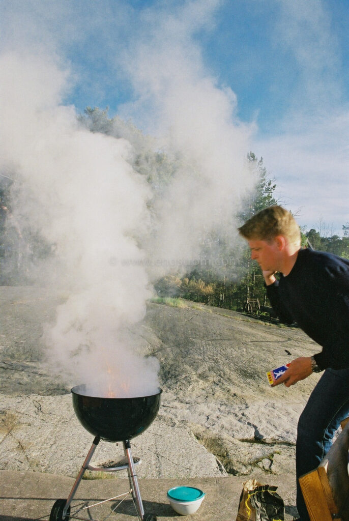 JE0205_21, Rykande klot grill, Jonas Engström