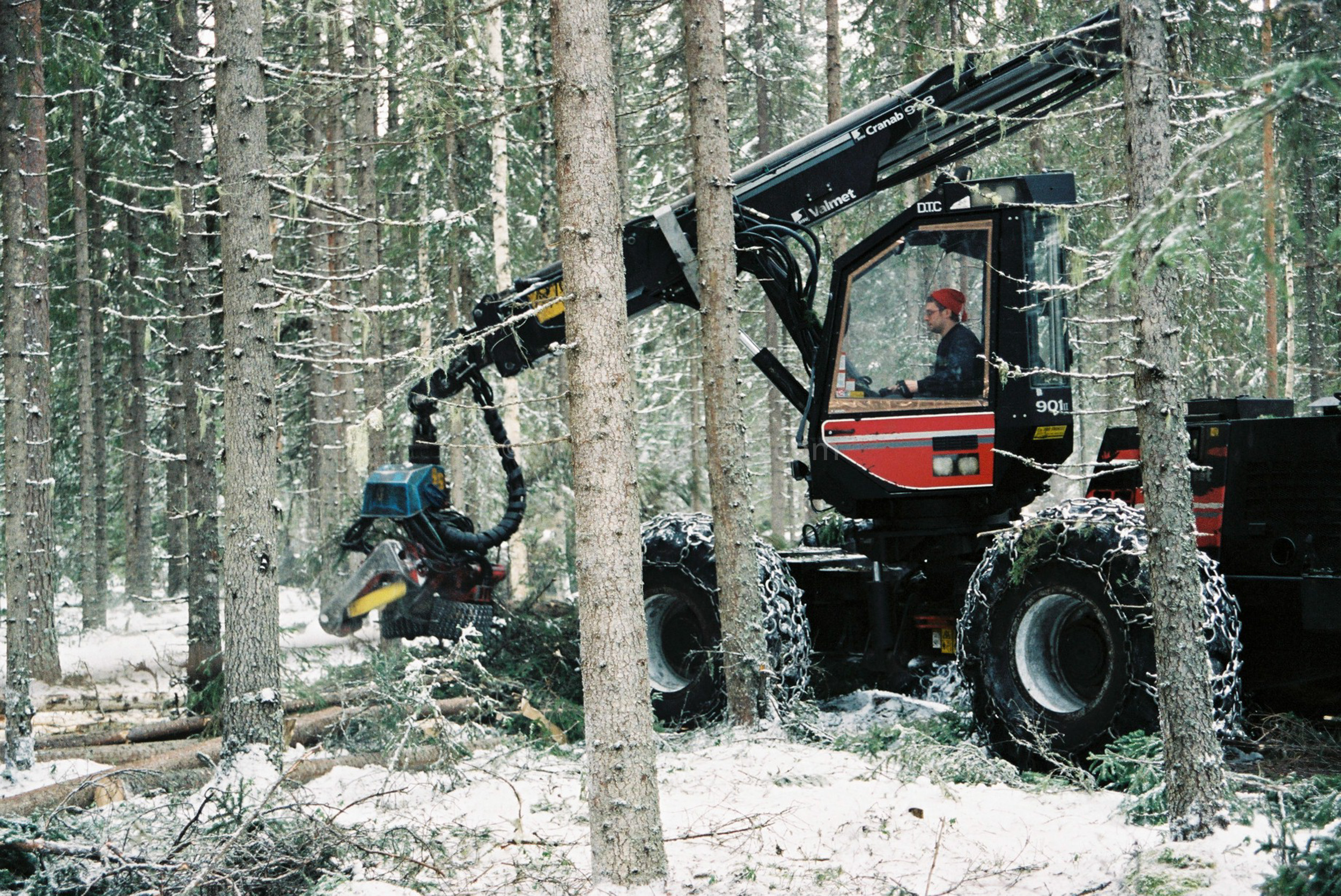 JE0400_031, Gallring med skördare Valmet 901, Jonas Engström