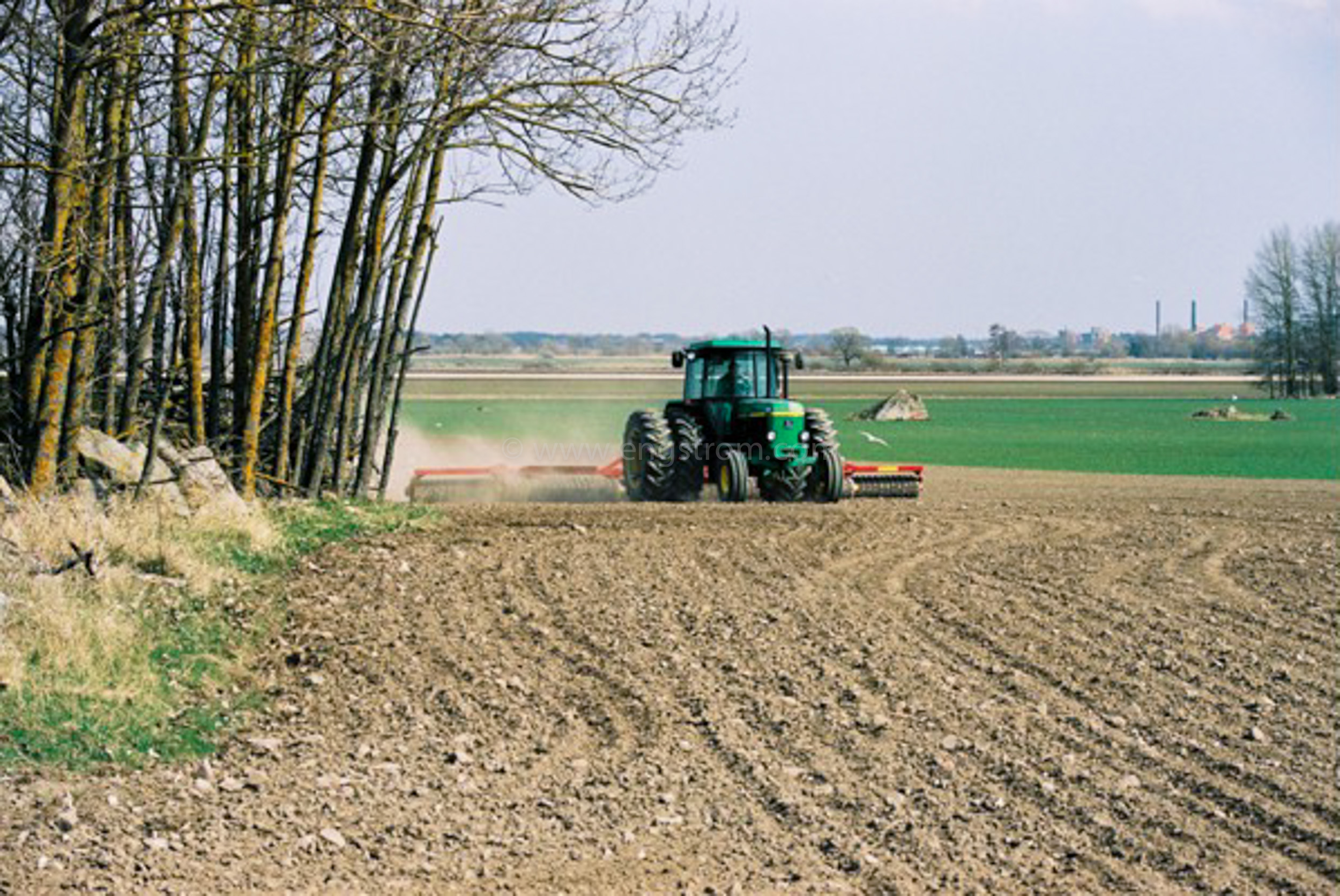 JE0402_062, Vältning efter sådd med Väderstadvält och John Deere, Jonas Engström