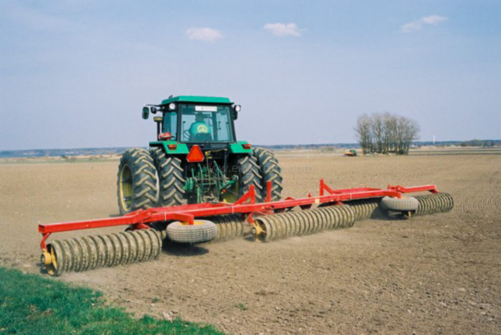 JE0402_070, Vältning efter sådd med Väderstadvält och John Deere, Jonas Engström