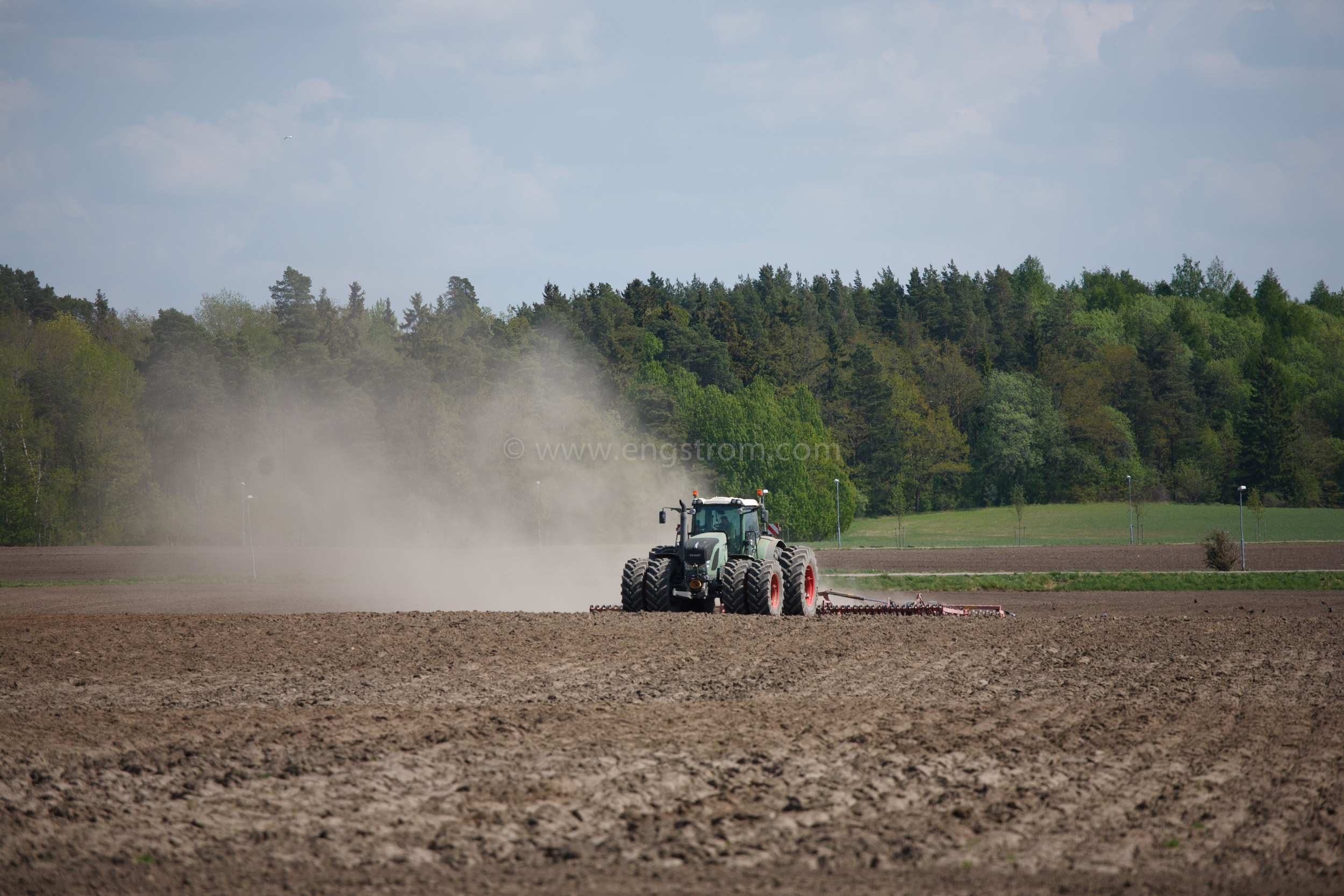 JE_20110511-112929, Harvning inför sådd med Fendt 936, Jonas Engström