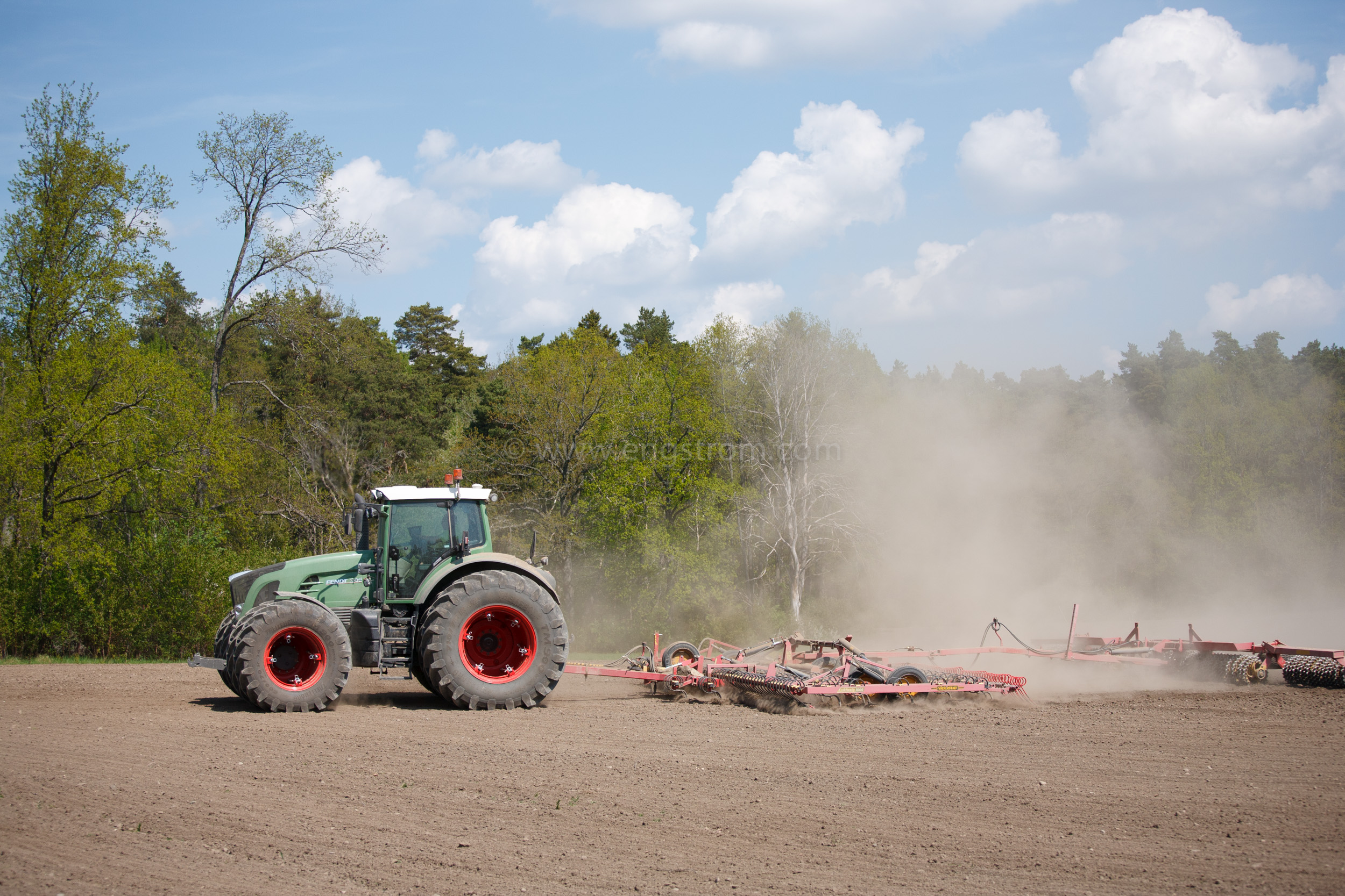 JE_20110511-113050, Harvning inför sådd med Fendt 936, Jonas Engström