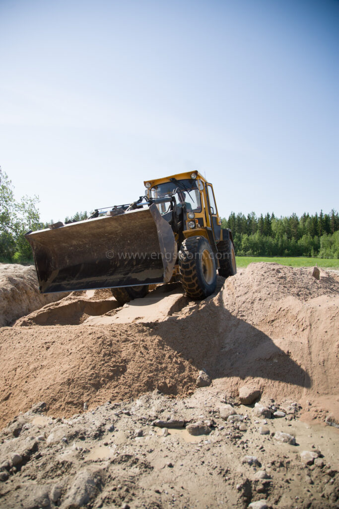 JE_63852, Hjullastare Volvo BM vid husbygge, Jonas Engström