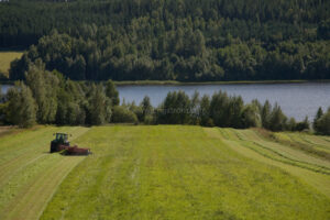 JE_66458, Slåtter med John Deere, Jonas Engström