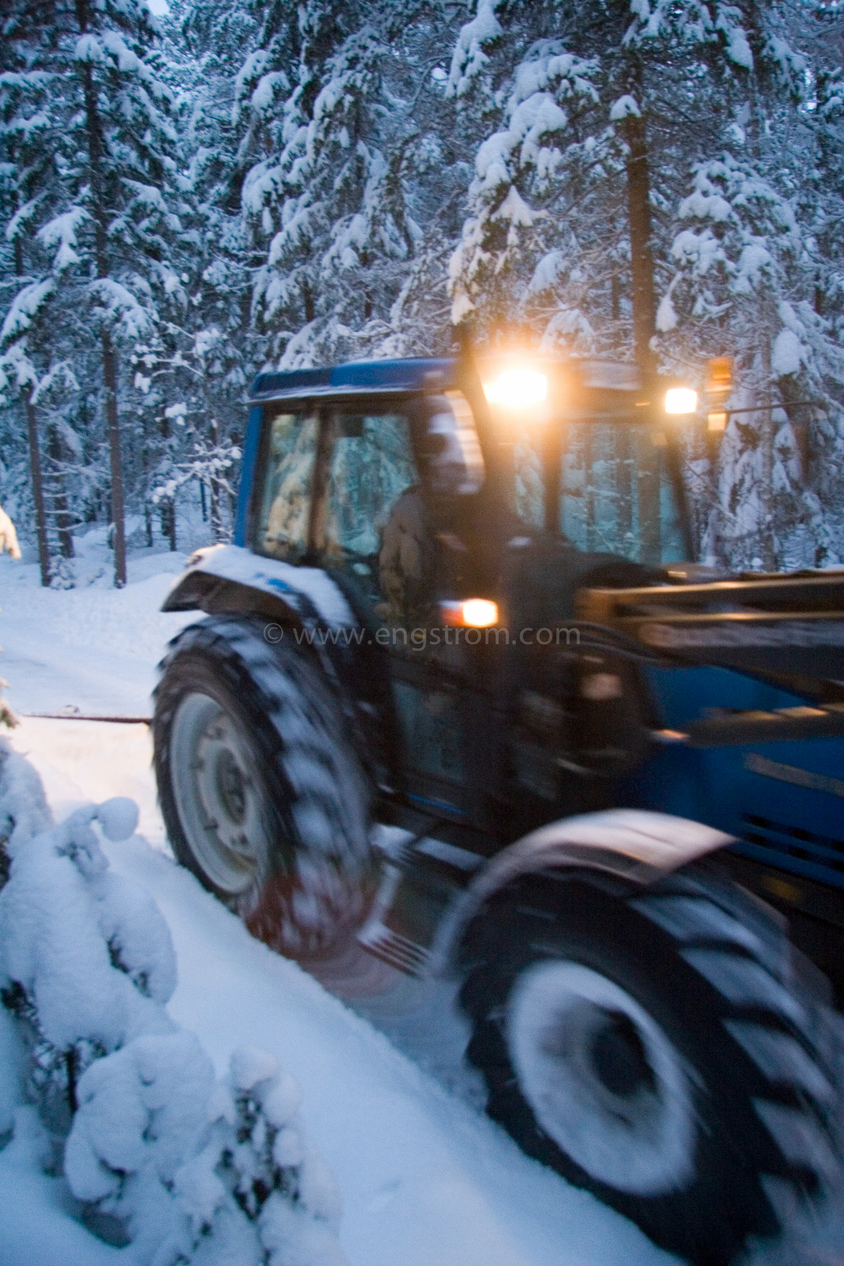 JE_8685, Snöplogning, snöröjning i skymning., Jonas Engström